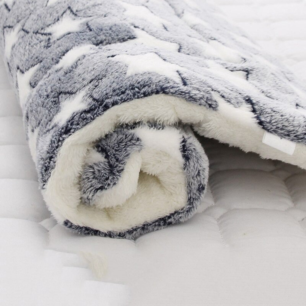 Osterly Plush Dog Blanket – Soft Washable Throw for Pet Beds