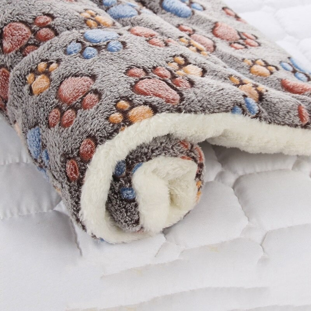 Osterly Plush Dog Blanket – Soft Washable Throw for Pet Beds