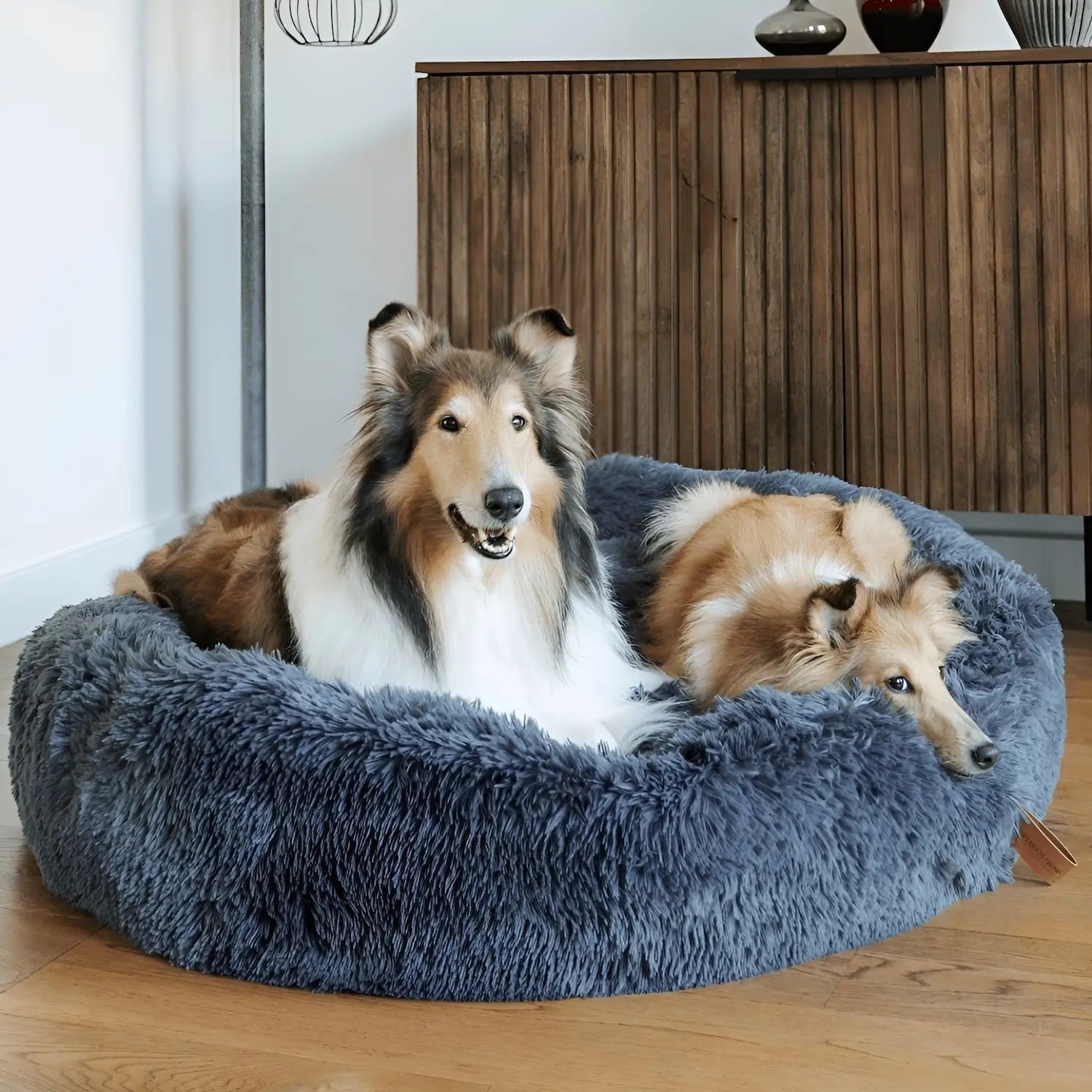 Osterly Large Dog Bed – Plush Cushioned Bed for Big Breeds