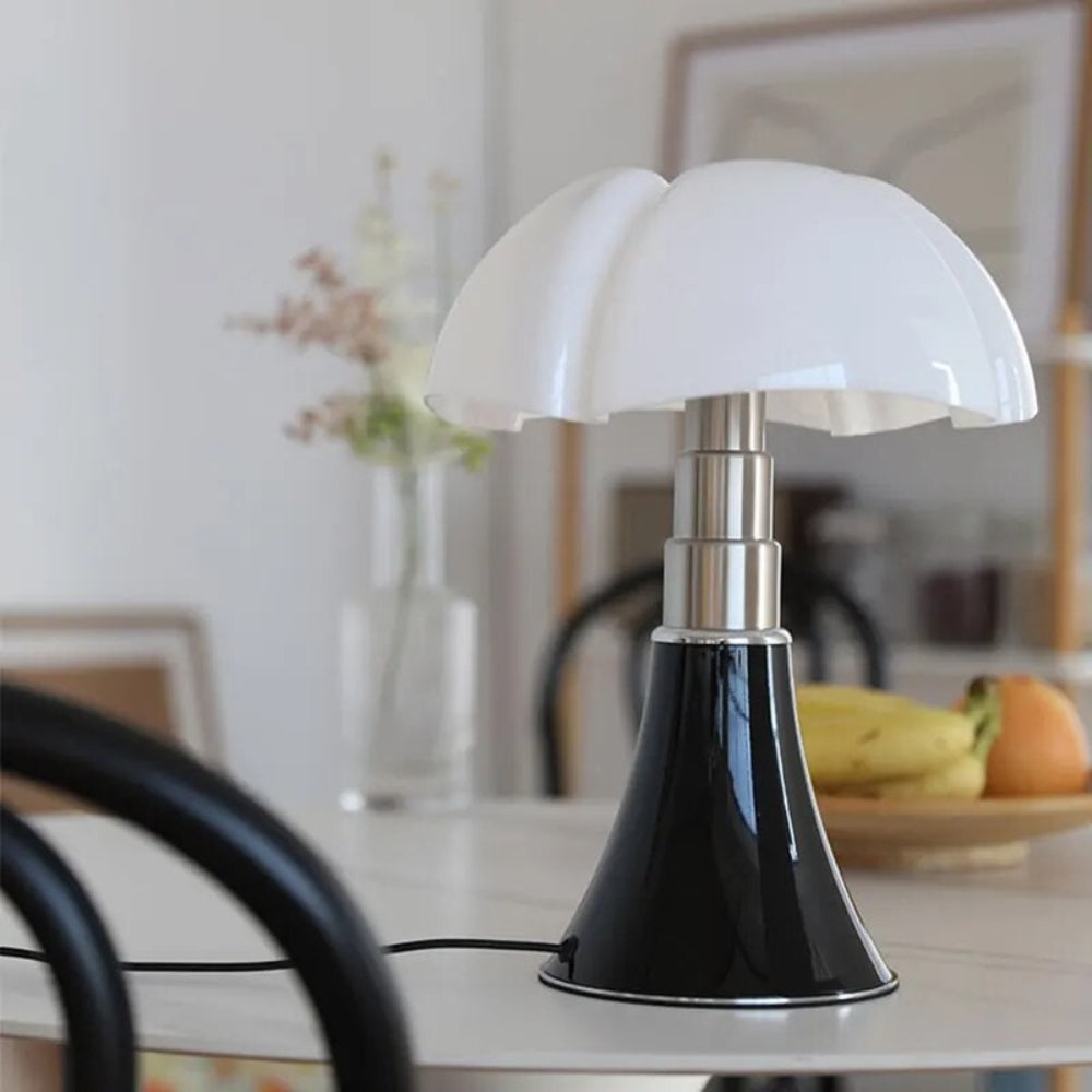 Osterly Flower Table Lamp – Modern Decorative Accent Light