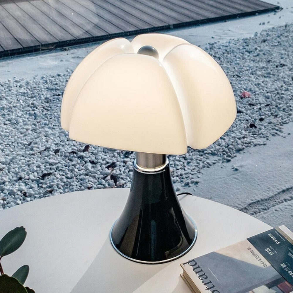 Osterly Flower Table Lamp – Modern Decorative Accent Light